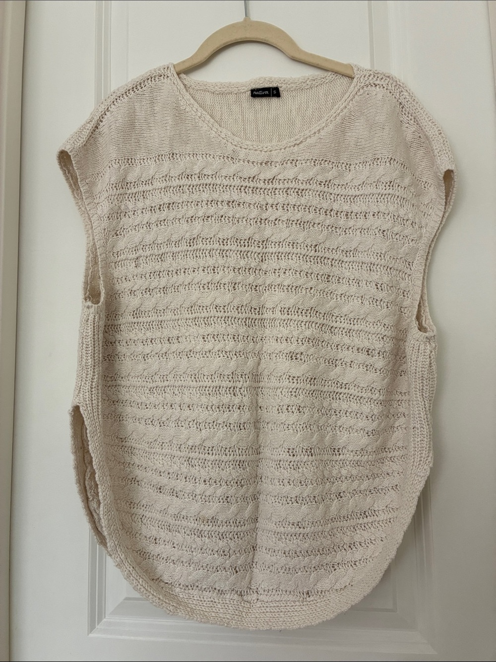 Light Cream Knit Sleeveless Sweater Top